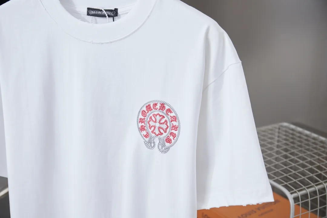 🅿️200 Ch*ome Hearte 25SS Early Spring New Style Embroidered Crow Heart Short Sleeves Light Luxury Essential Item for Daily Commuting for Men and Women Correct Version Welcome to Compare Detailed Features · 320g 100% pure cotton double yarn jersey fabric · Custom dyed in the same vat, special thickened 32 pieces double-stranded 1X1 thread · Imported Tajima machine hollow embroidery ➕ tatami embroidered Crow Heart letters · Garment washing➕Tear on collar, cuffs, hem · Double-needle stitching across seams · Original main mark, washed tag, branded moisture-proof paper packaging Color: Black/White Size: S/M/L/XL